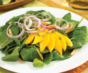 Spinach-Mango Salad With Hot And Sour Dressing